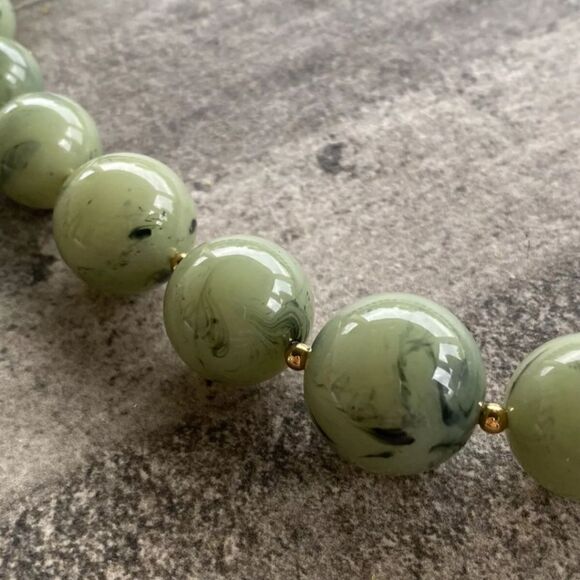 Joan Rivers Green Marbled Lucite Round Beads  Graduated Necklace Statement 21” - Picture 6 of 11